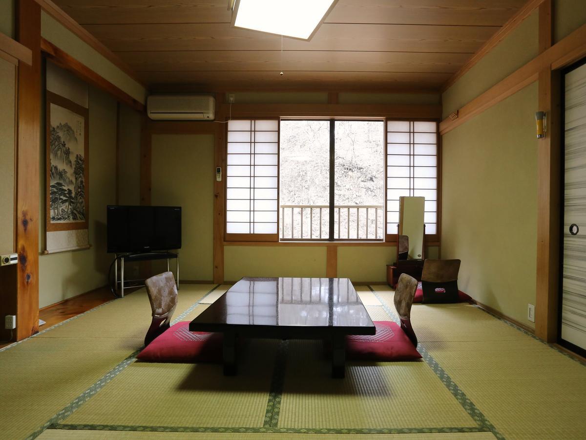 Отель Hoshigaoka Sanso Кусацу Экстерьер фото