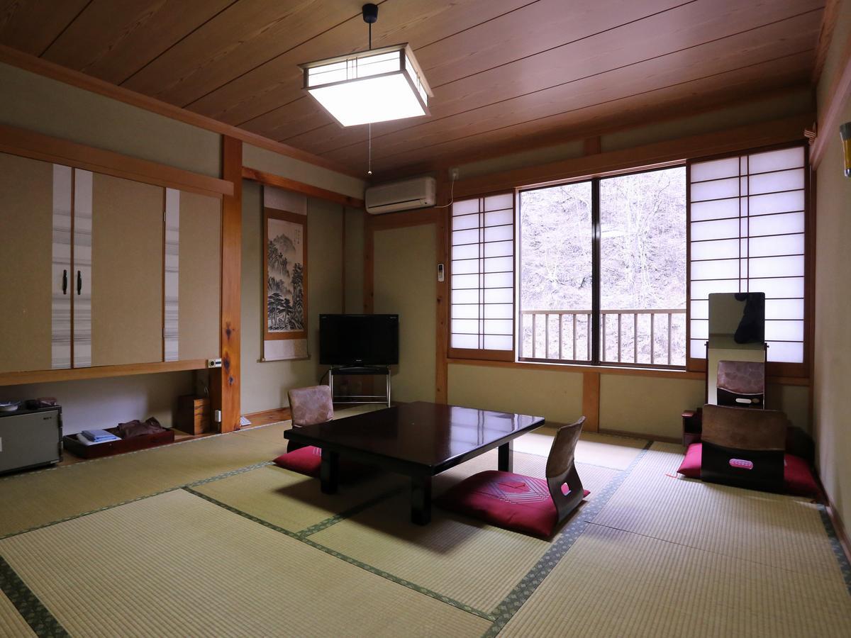 Отель Hoshigaoka Sanso Кусацу Экстерьер фото