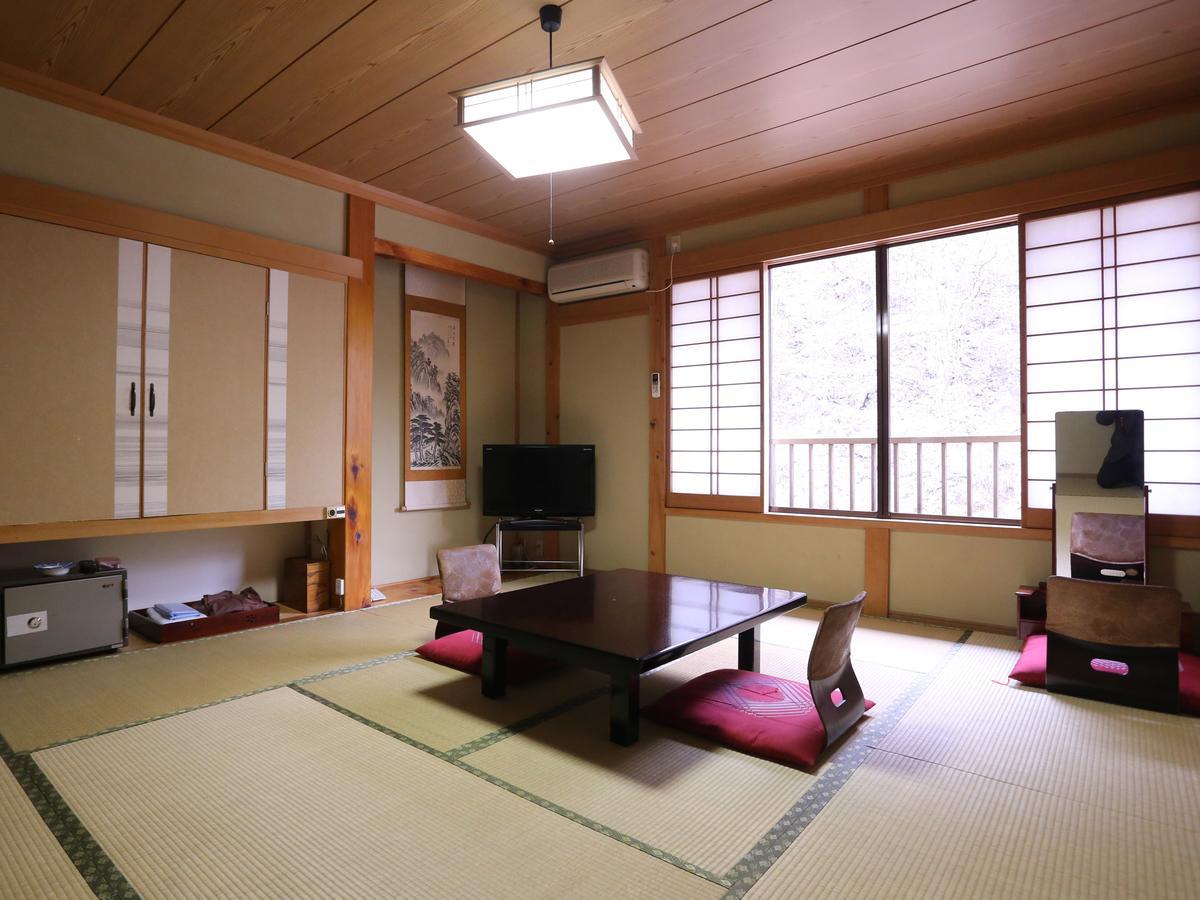 Отель Hoshigaoka Sanso Кусацу Экстерьер фото