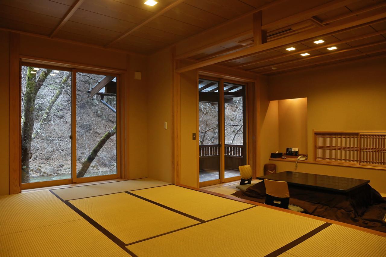 Отель Hoshigaoka Sanso Кусацу Экстерьер фото
